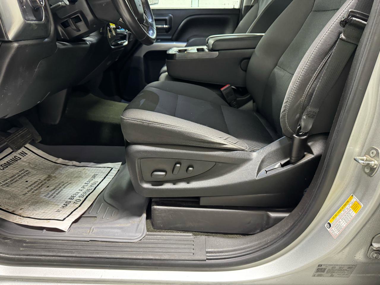 Used 2018 Chevrolet Silverado 1500 LT w/ All Star Edition AWD/4WD image 19