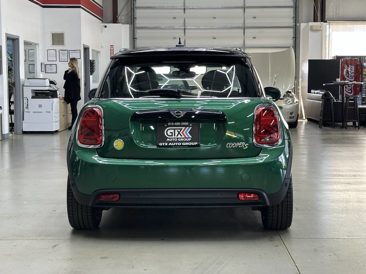 Used 2022 MINI Cooper SE image 3