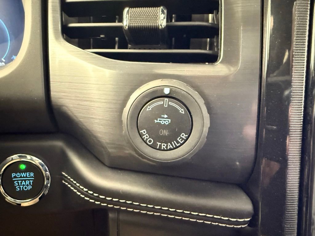 New 2025 Ford F150 Lightning Platinum image 35