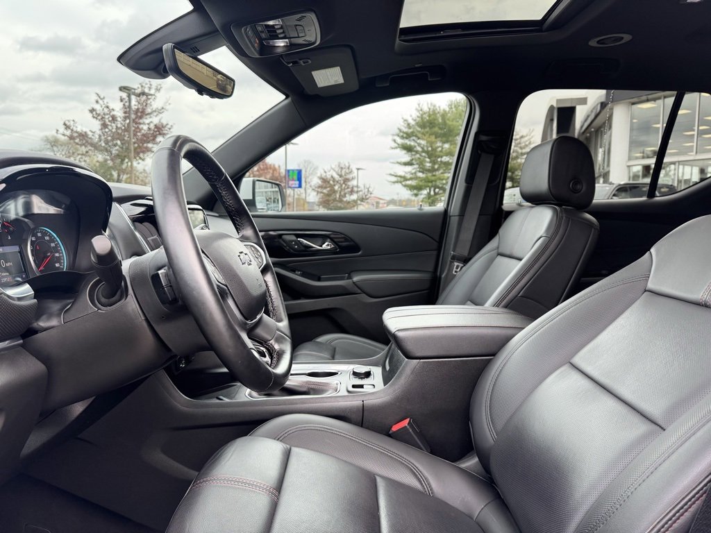 Used 2023 Chevrolet Traverse RS image 16