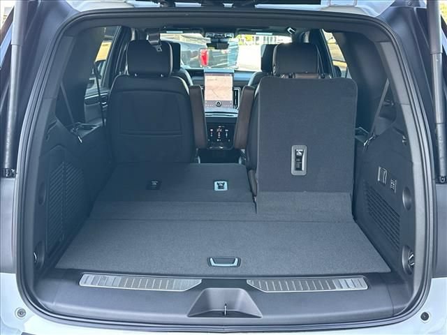 New 2026 GMC Yukon Denali Ultimate AWD/4WD image 11