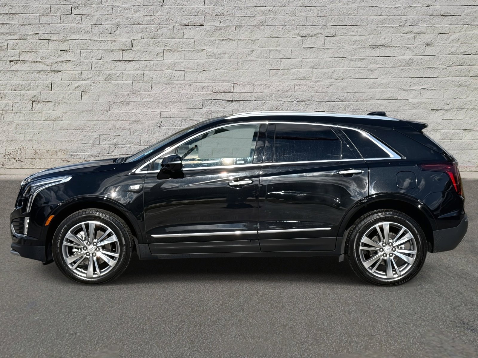 Used 2025 Cadillac XT5 Premium Luxury image 8