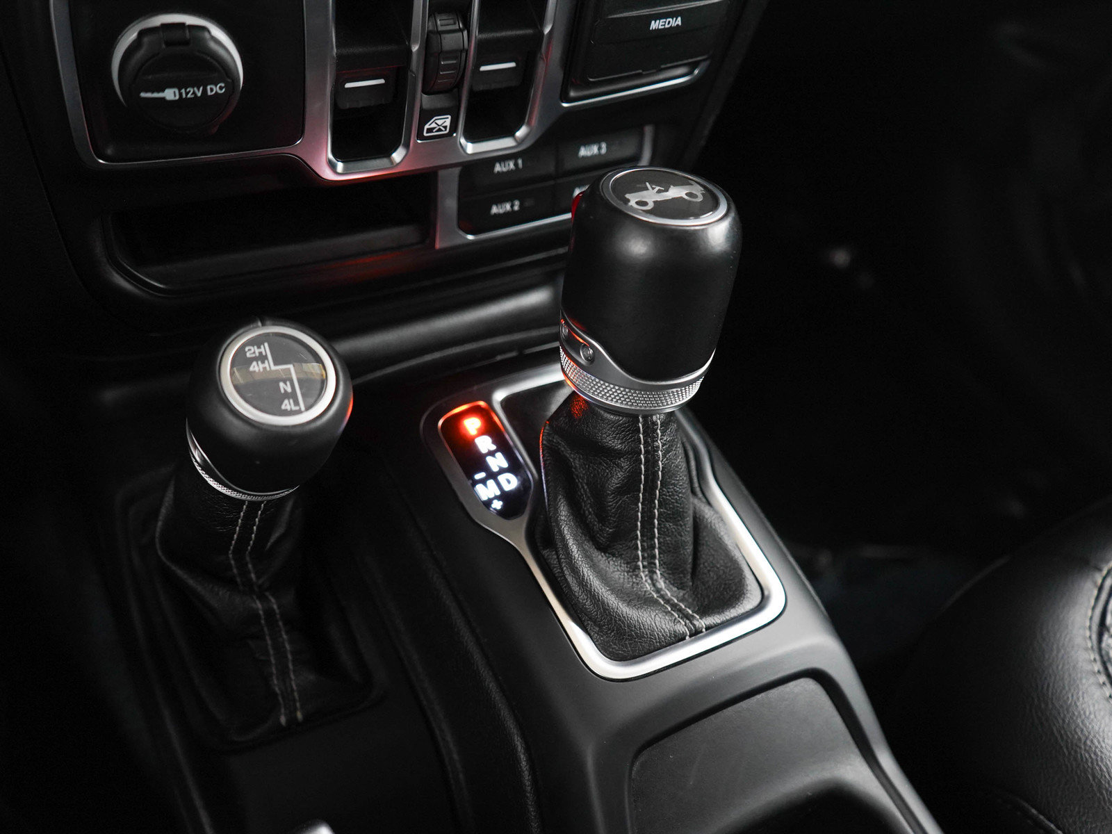 Used 2020 Jeep Wrangler Unlimited Sahara w/ Uconnect 4C Nav & Sound Group AWD/4WD image 22