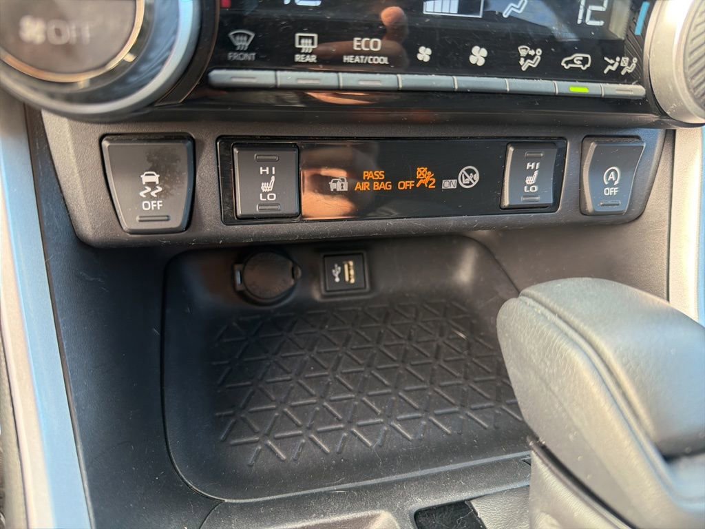 Used 2024 Toyota RAV4 XLE image 8