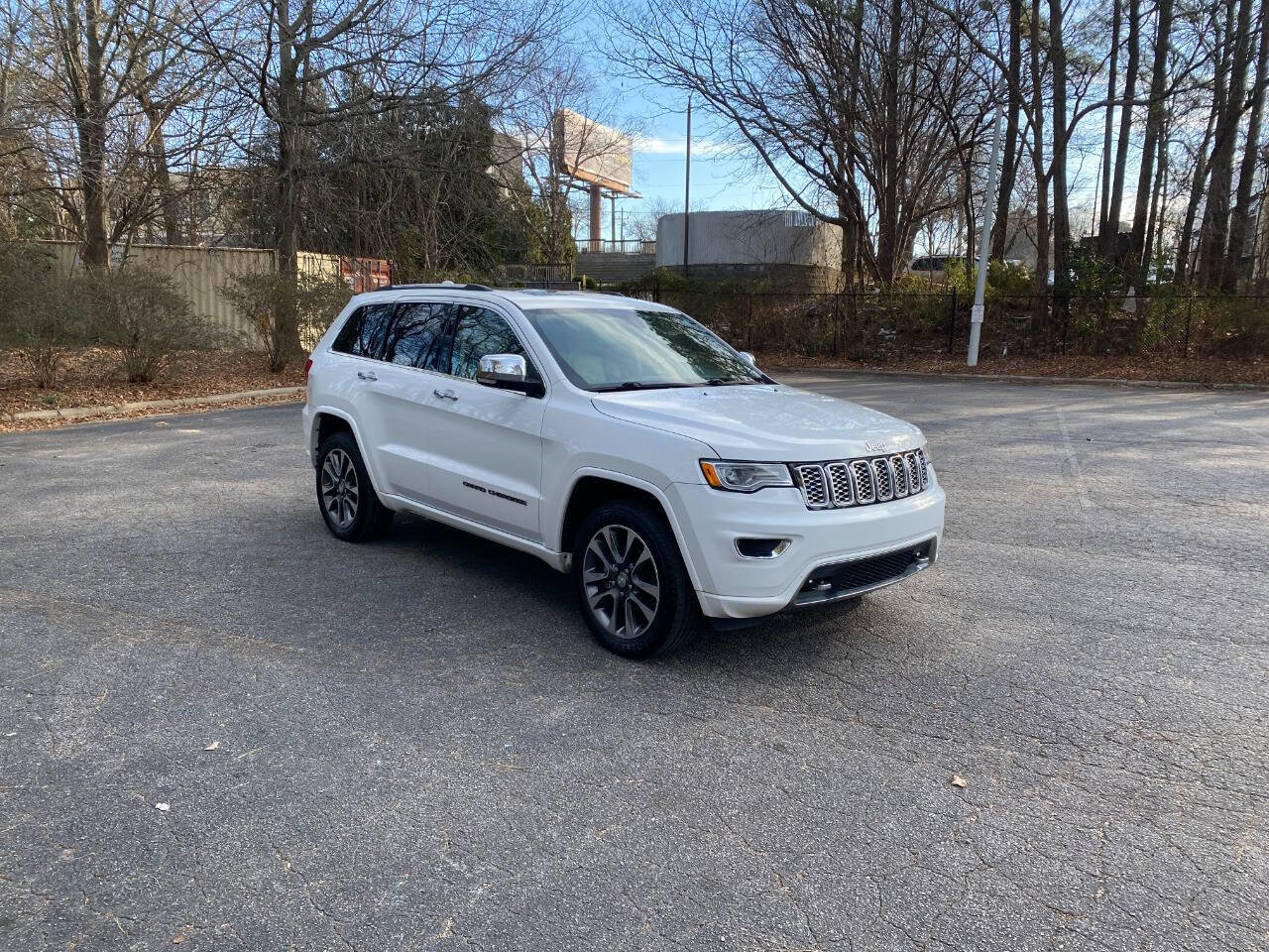 Used 2017 Jeep Grand Cherokee Overland image 4