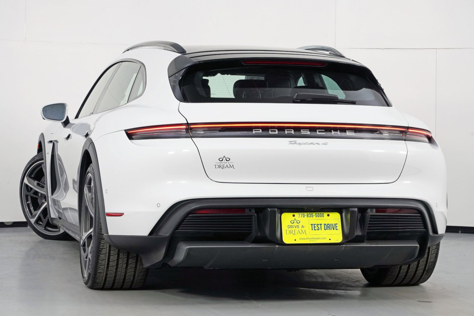 Used 2021 Porsche Taycan 4 Cross Turismo w/ Premium Package image 6