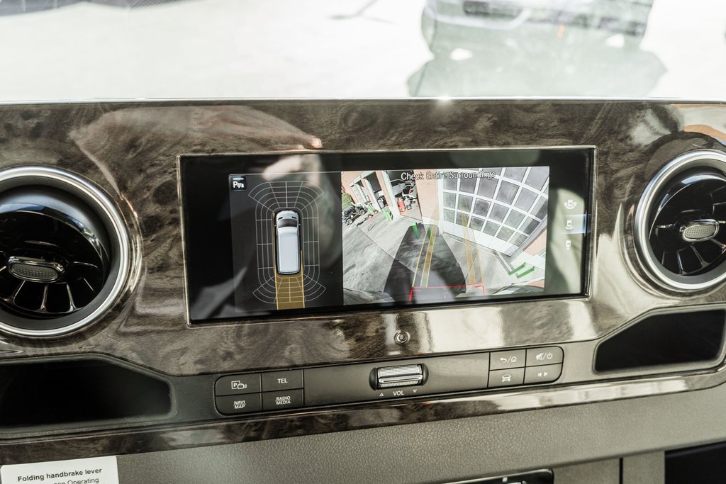 Used 2022 Mercedes-Benz Sprinter 3500 image 9