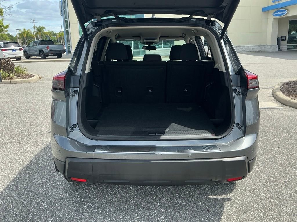 Used 2026 Nissan Rogue SV FWD image 19