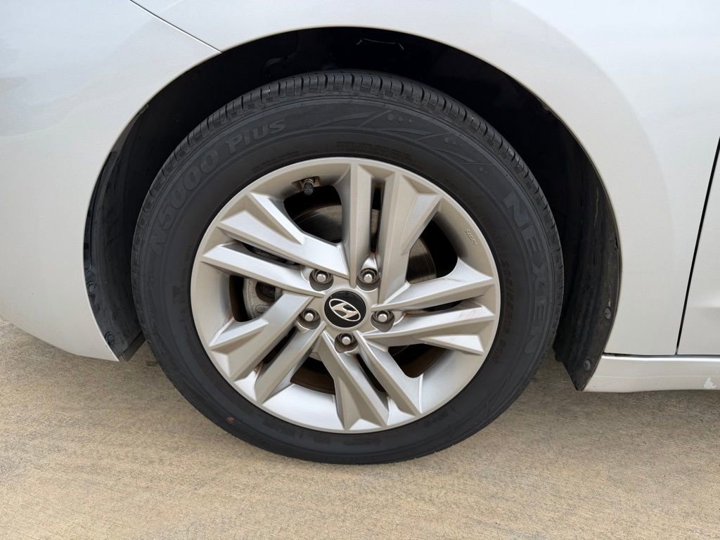 Used 2019 Hyundai Elantra SEL w/ Cargo Package image 9