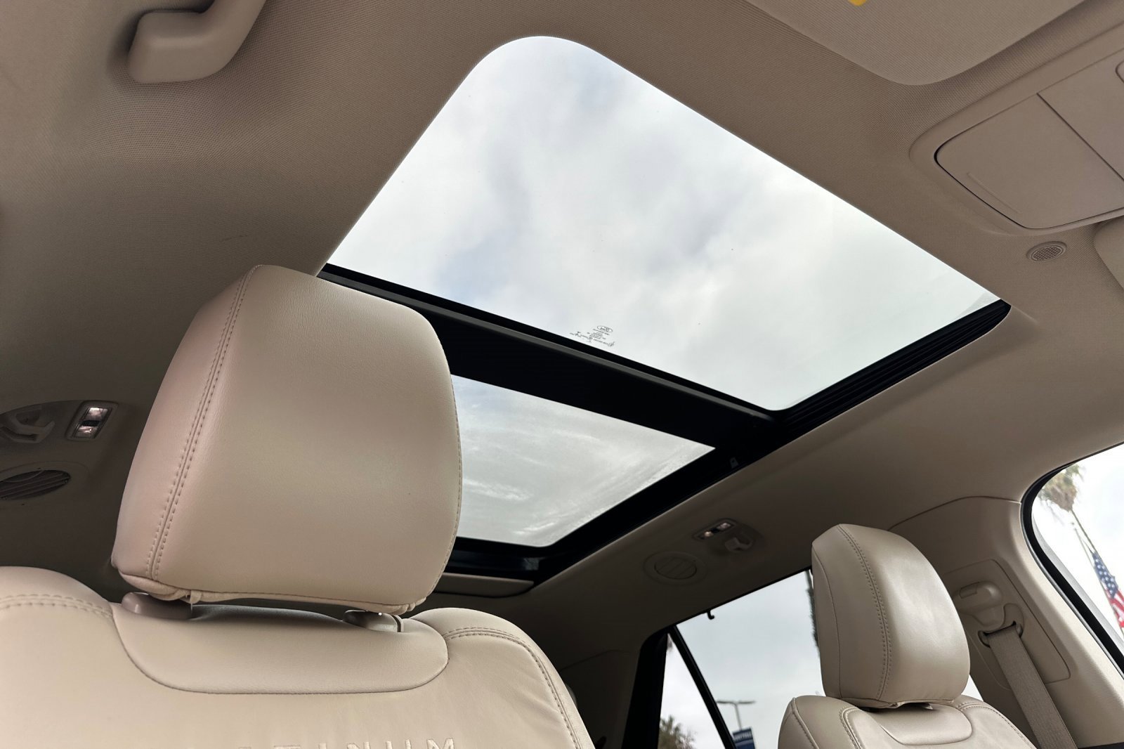 Used 2023 Ford Explorer Platinum w/ Equipment Group 601A image 17