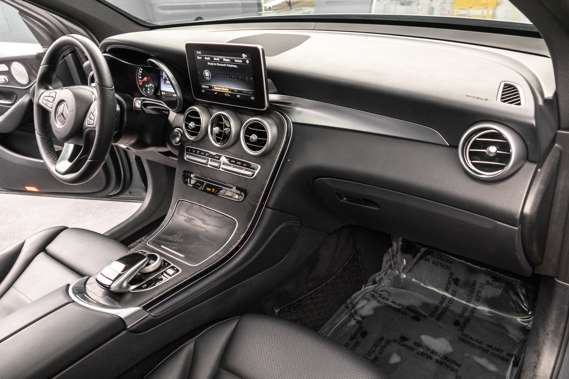 Used 2017 Mercedes-Benz GLC 300 4MATIC image 37