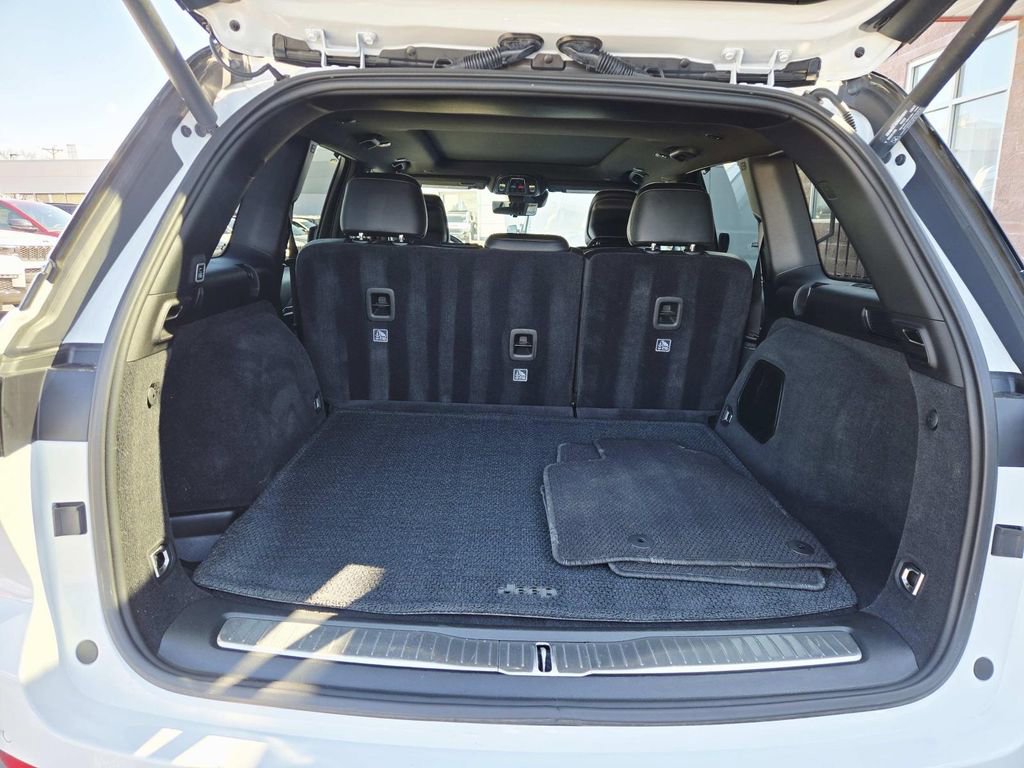 Used 2025 Jeep Grand Cherokee Summit w/ Adv Protech Group IV image 15