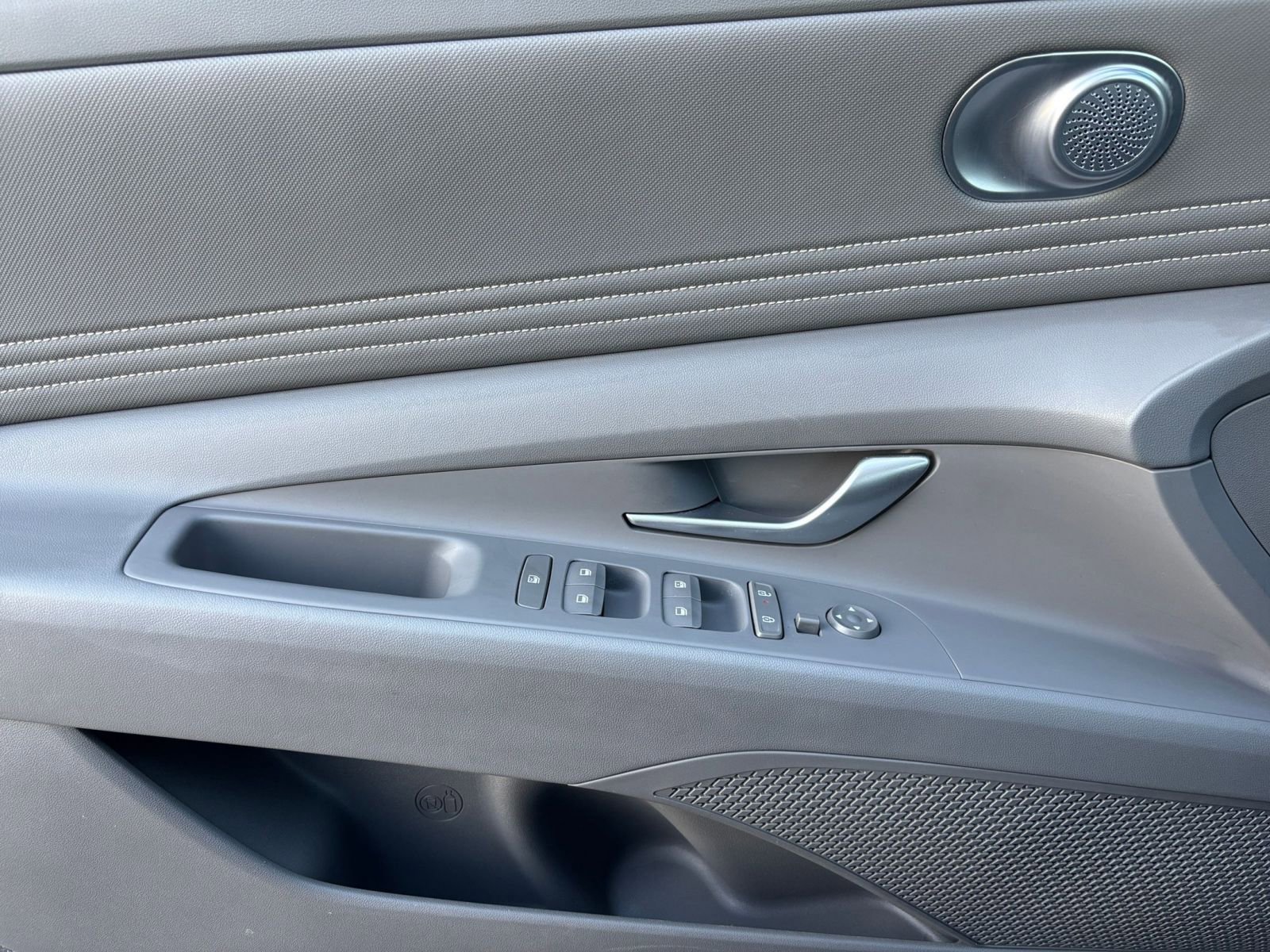 Used 2025 Hyundai Elantra SEL image 20