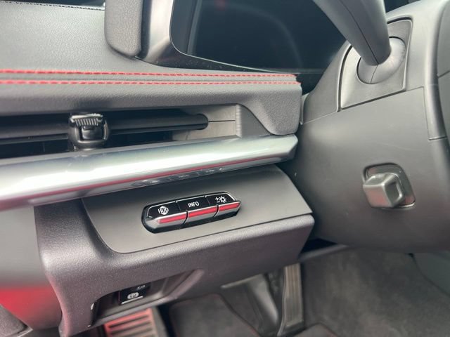 Used 2025 Chevrolet Corvette Z06 RWD image 19