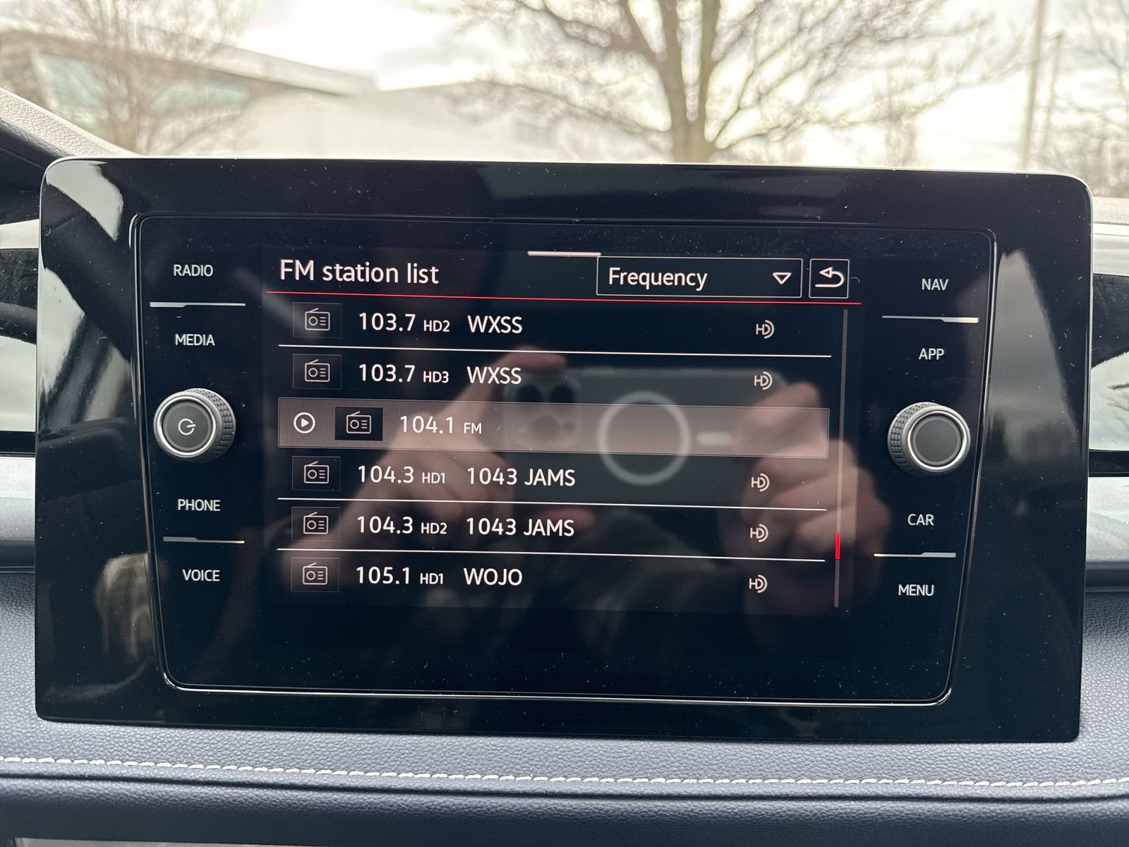 Used 2025 Volkswagen Taos SEL AWD/4WD image 19