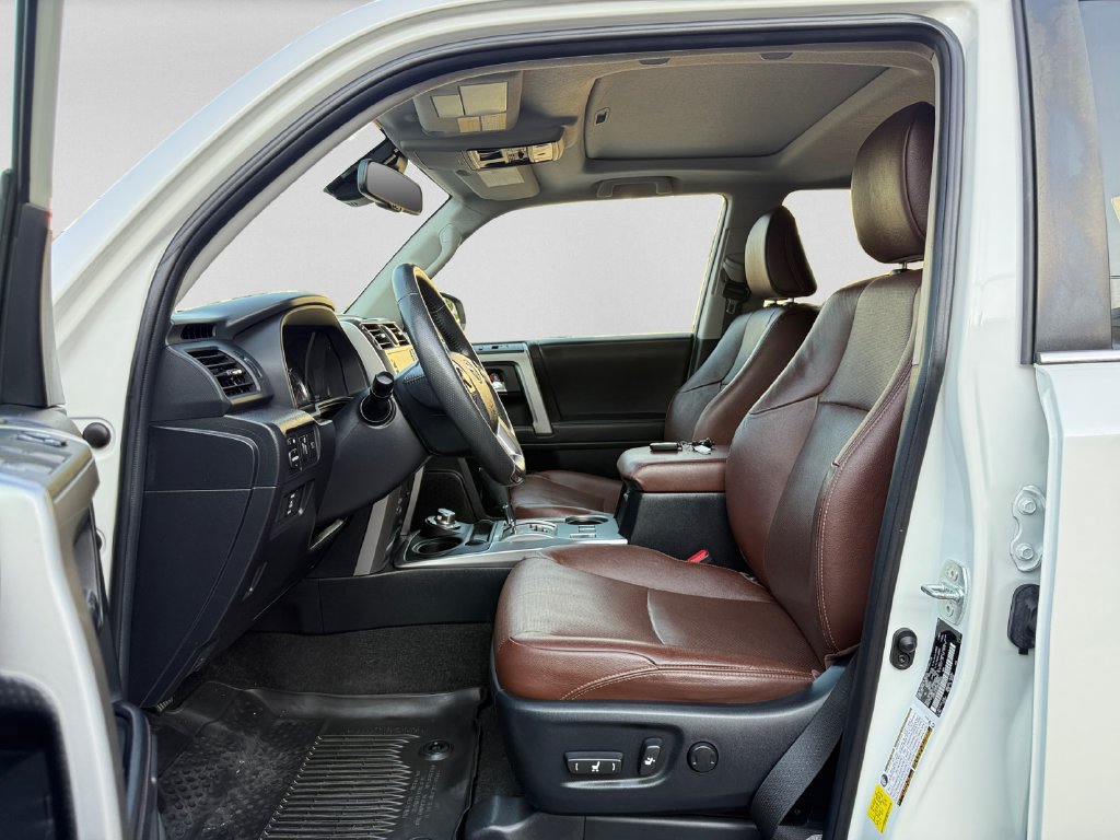 Used 2021 Toyota 4Runner Limited AWD/4WD image 22