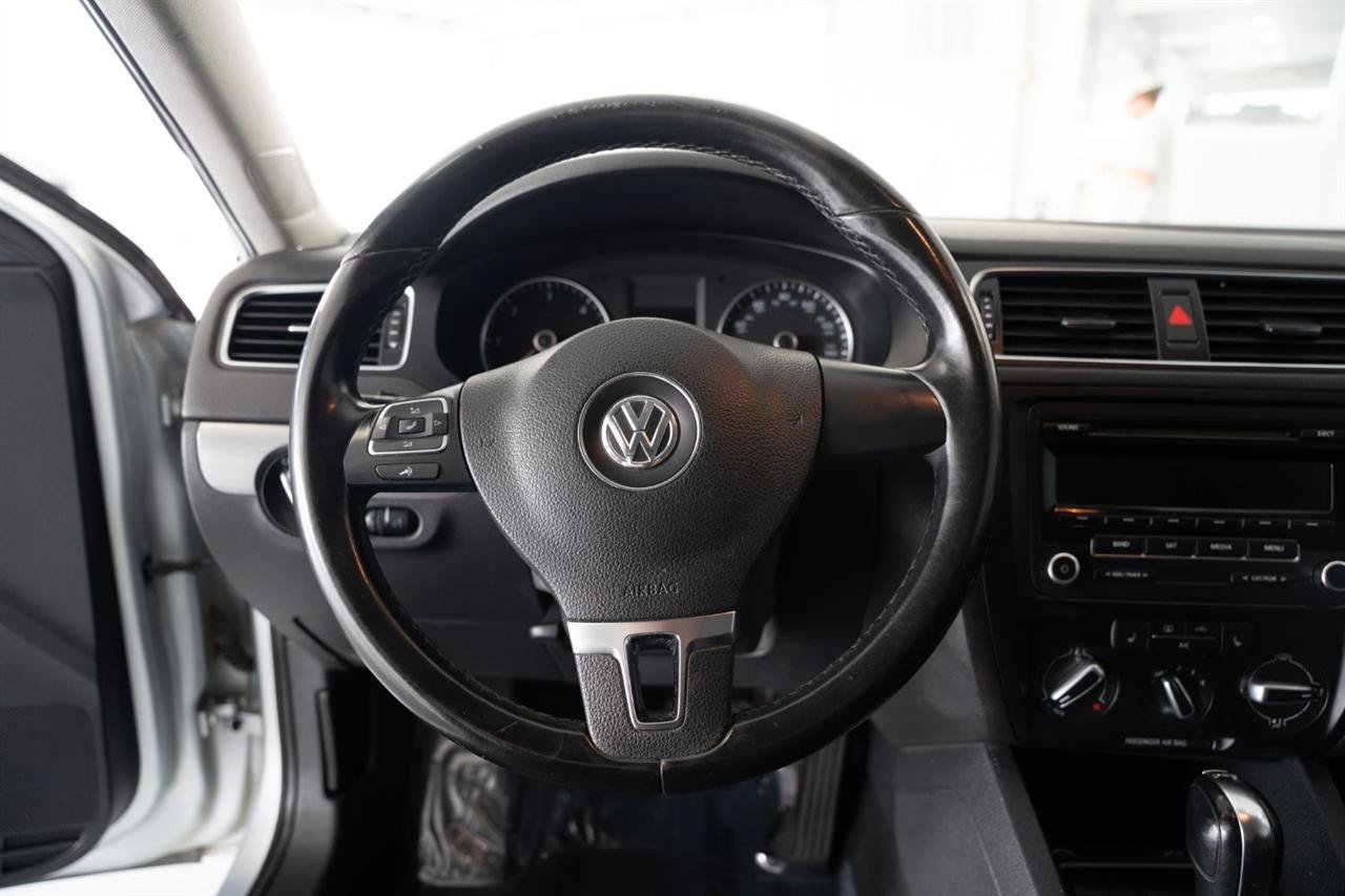 Used 2013 Volkswagen Jetta TDI FWD image 10