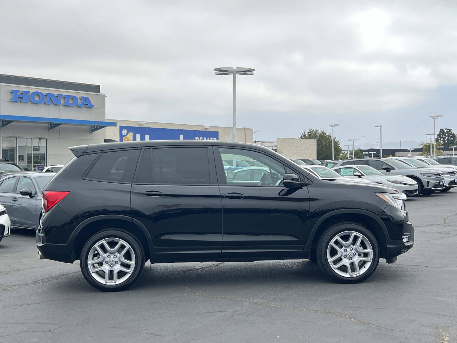 Used 2024 Honda Passport EX-L image 27