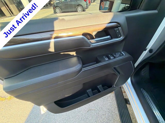 Used 2022 Chevrolet Silverado 1500 LT AWD/4WD image 42