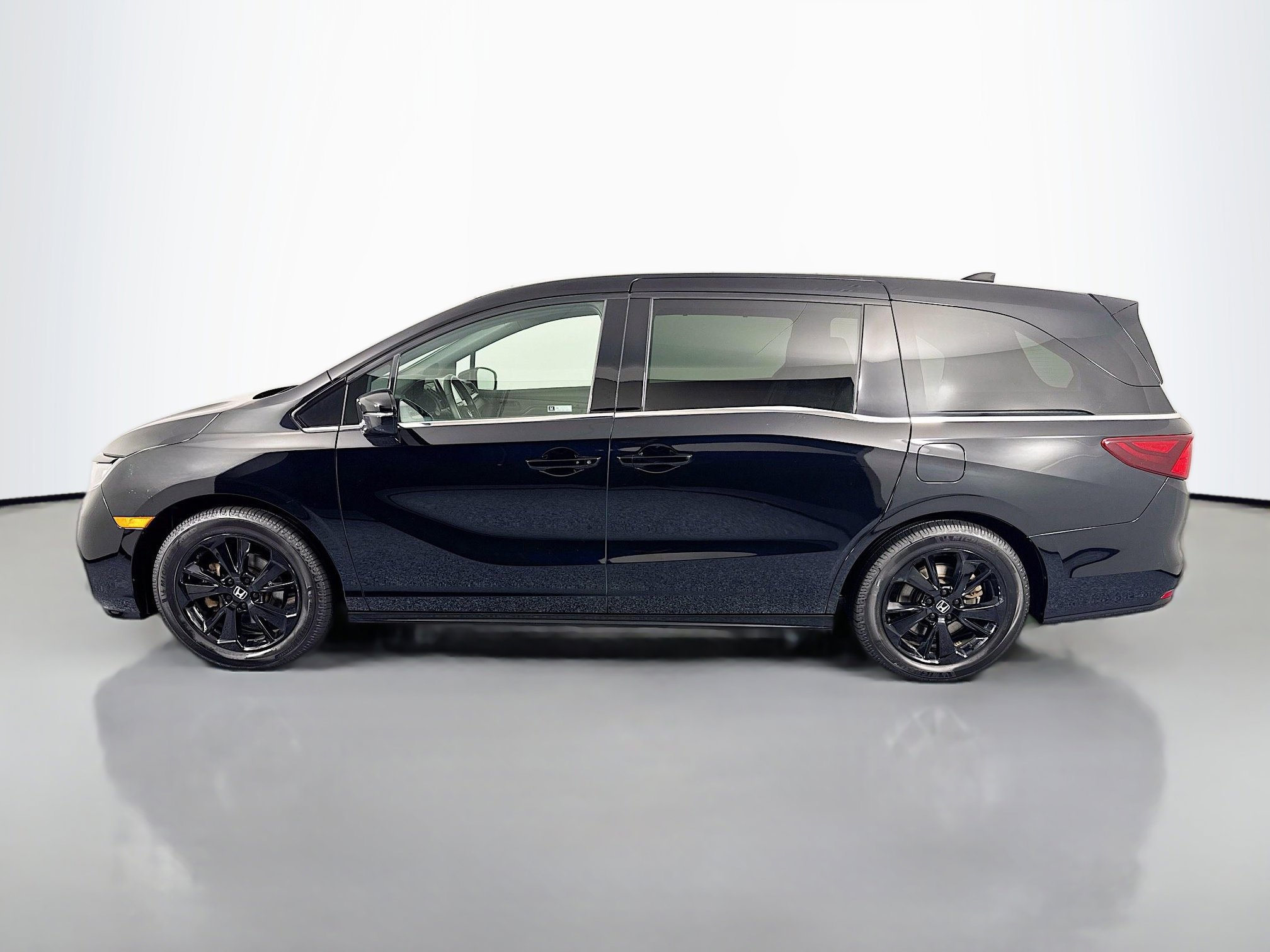 Certified 2024 Honda Odyssey Sport image 8
