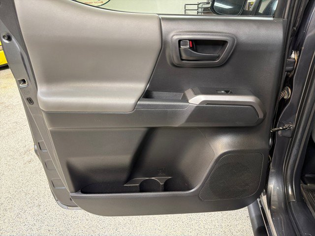 Used 2022 Toyota Tacoma SR5 w/ Technology Package image 40