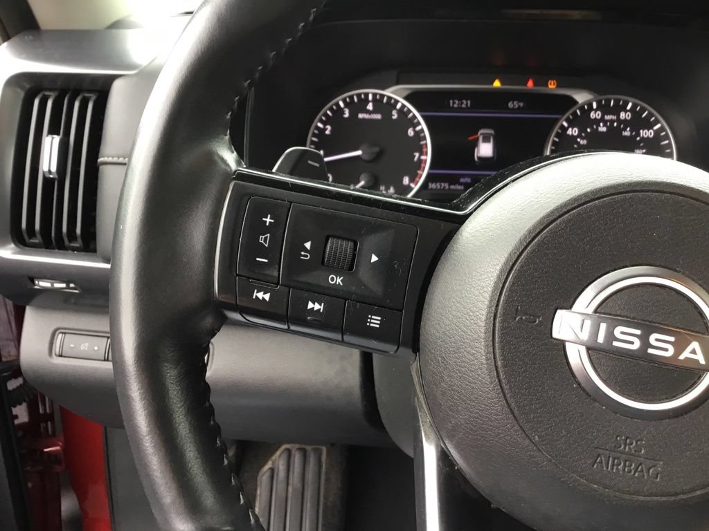 Used 2023 Nissan Pathfinder SL AWD/4WD image 13