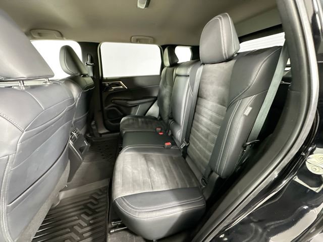Used 2023 Mitsubishi Outlander SE image 25