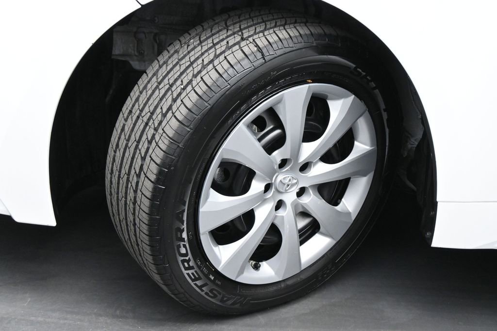 Used 2022 Toyota Corolla LE FWD image 18