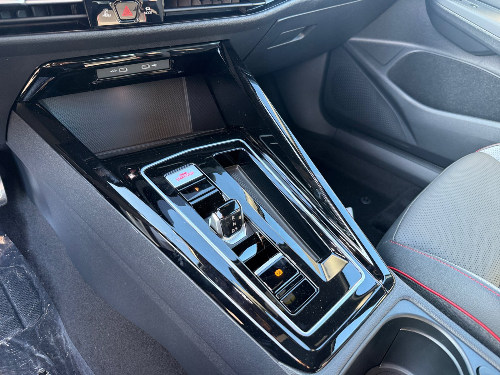 New 2026 Volkswagen GTI SE FWD image 13
