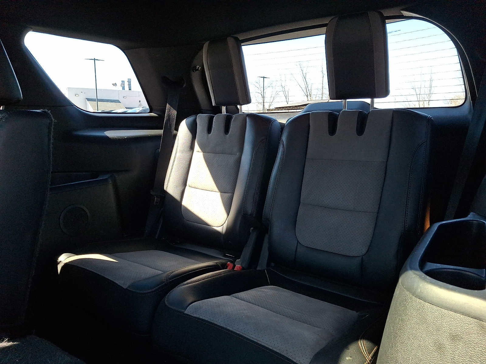 Used 2017 Ford Explorer XLT w/ Equipment Group 202A image 10