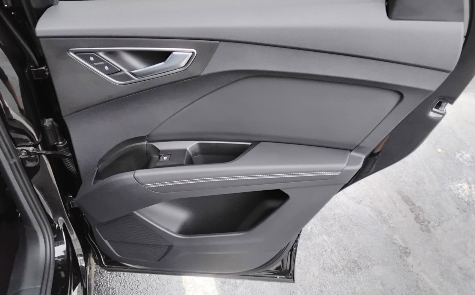 Certified 2025 Audi Q4 e-tron Premium w/ Convenience Package image 21