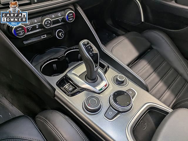 Used 2022 Alfa Romeo Giulia Veloce image 17