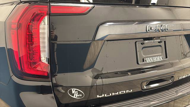 Used 2023 GMC Yukon XL Denali Ultimate AWD/4WD image 44