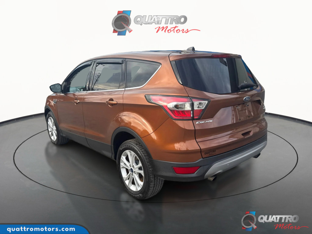 Used 2017 Ford Escape SE w/ SE Cold Weather Package image 3