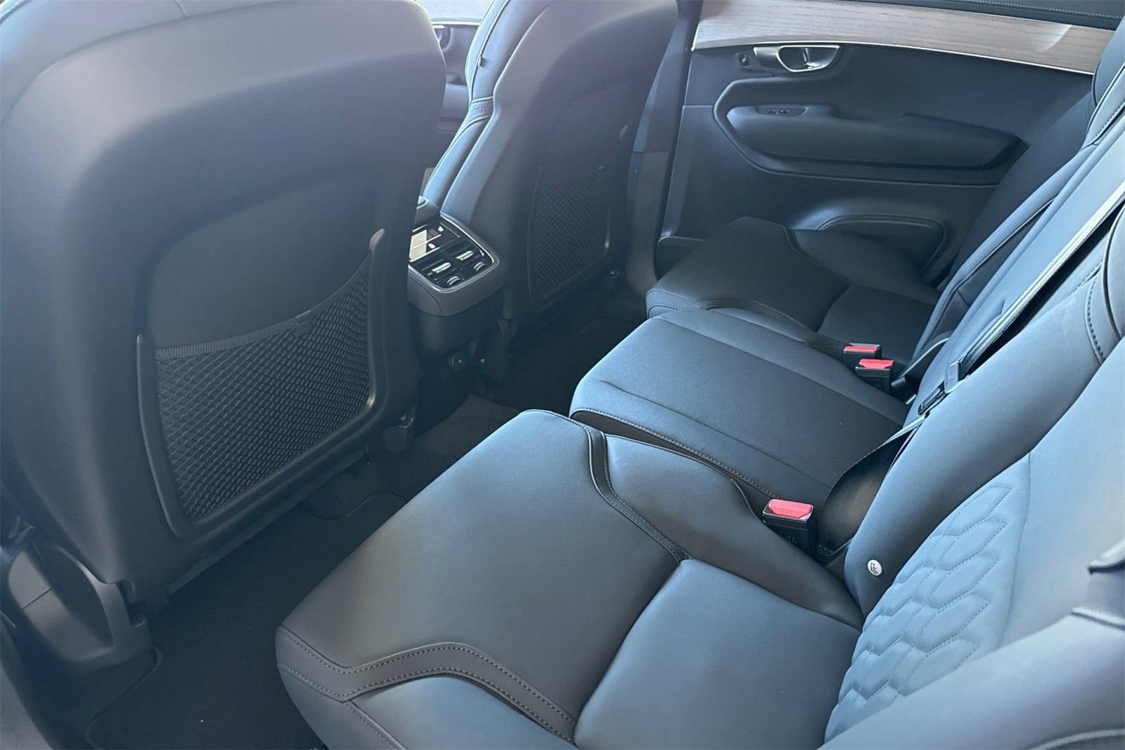 New 2026 Volvo XC90 B6 Core w/ Protection Package image 4