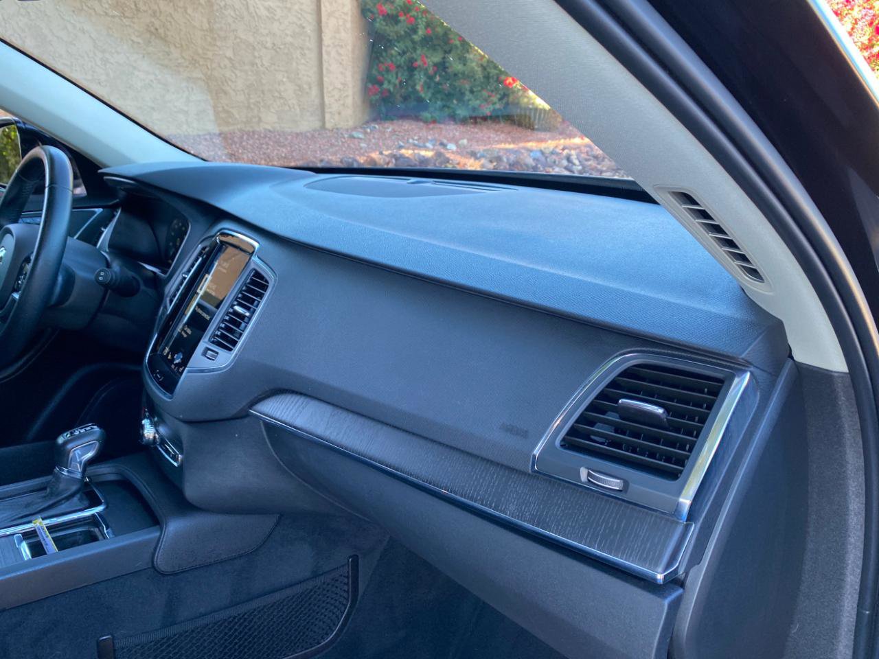 Used 2020 Volvo XC90 T6 Momentum image 56