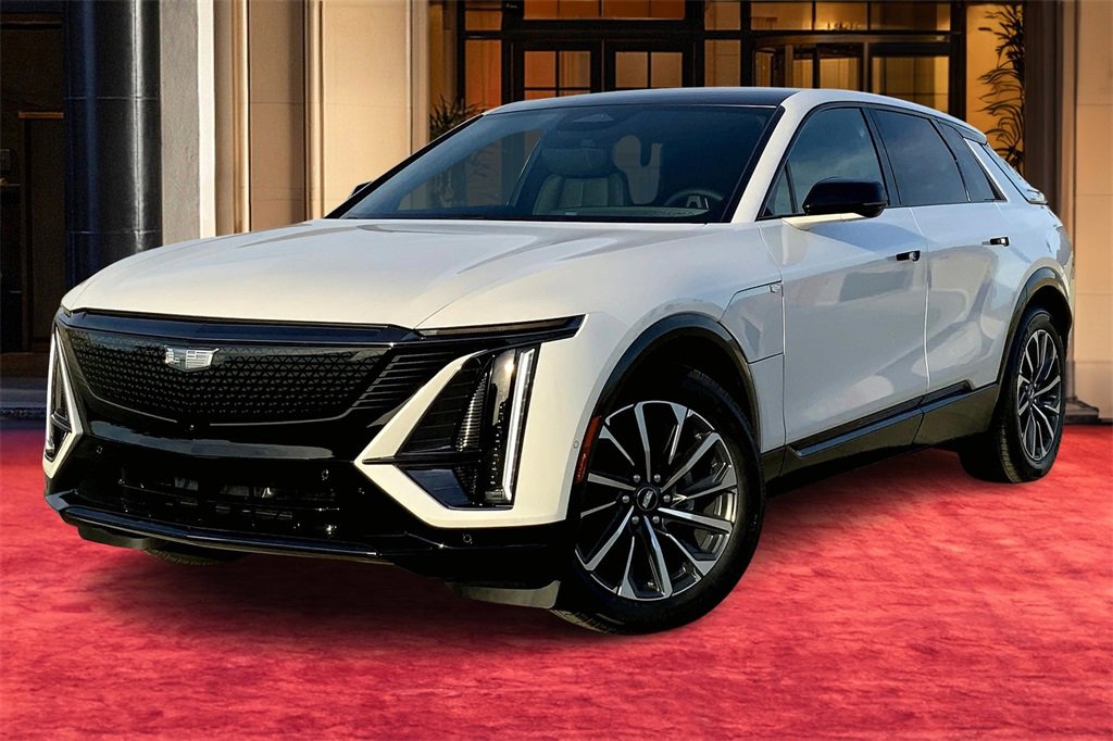 New 2025 Cadillac Lyriq Sport image 1