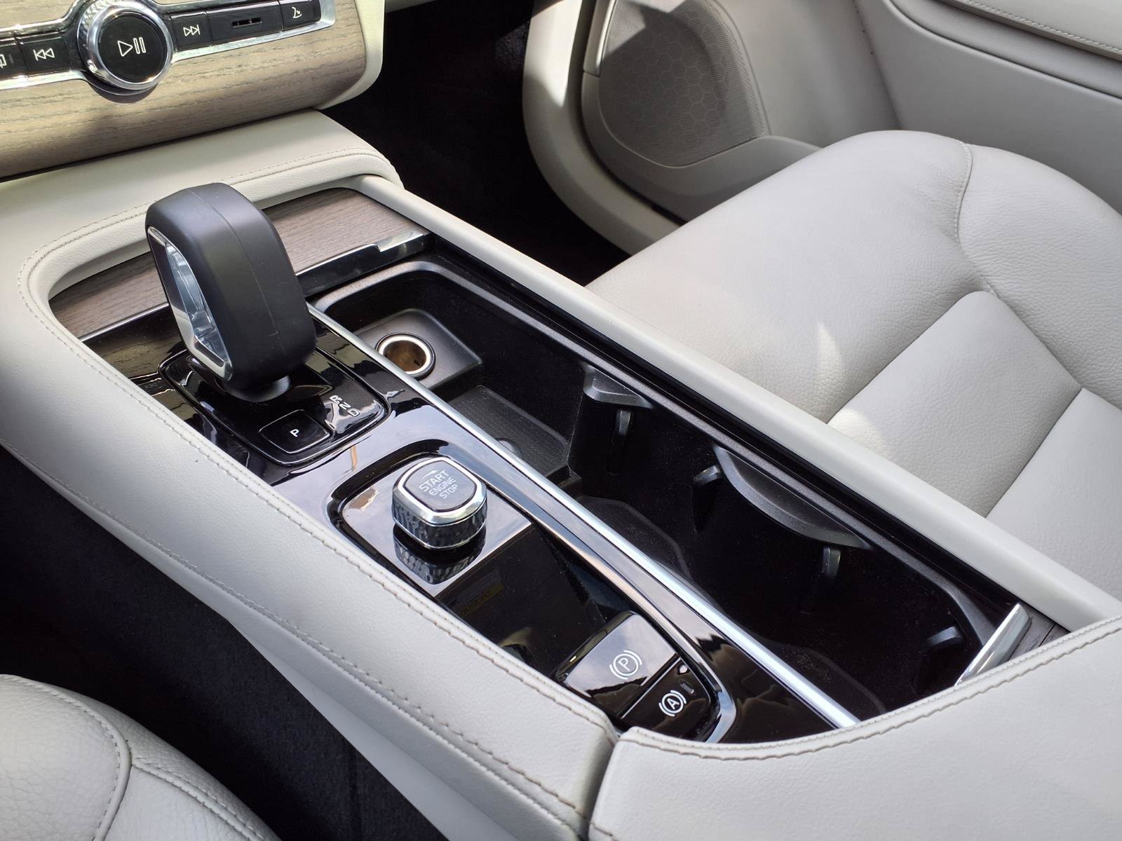 Certified 2023 Volvo XC90 B6 Plus AWD/4WD image 25