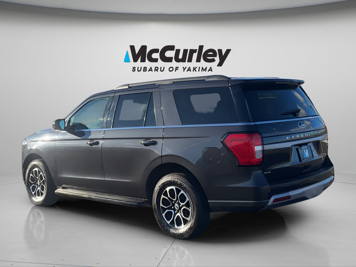 Used 2024 Ford Expedition XLT image 6