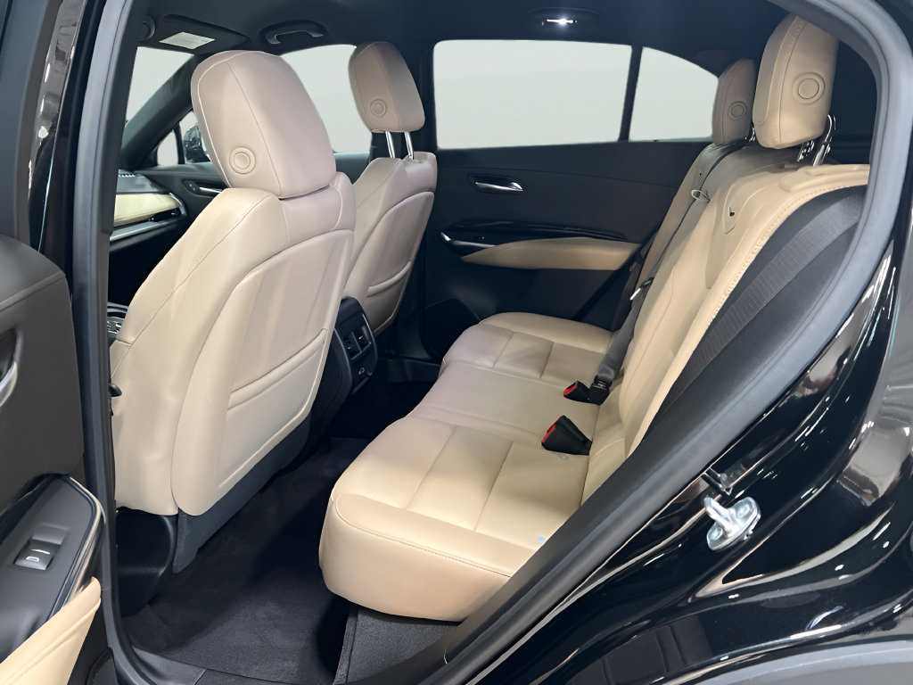 Used 2024 Cadillac XT4 Luxury w/ Cold Weather Package AWD/4WD image 12