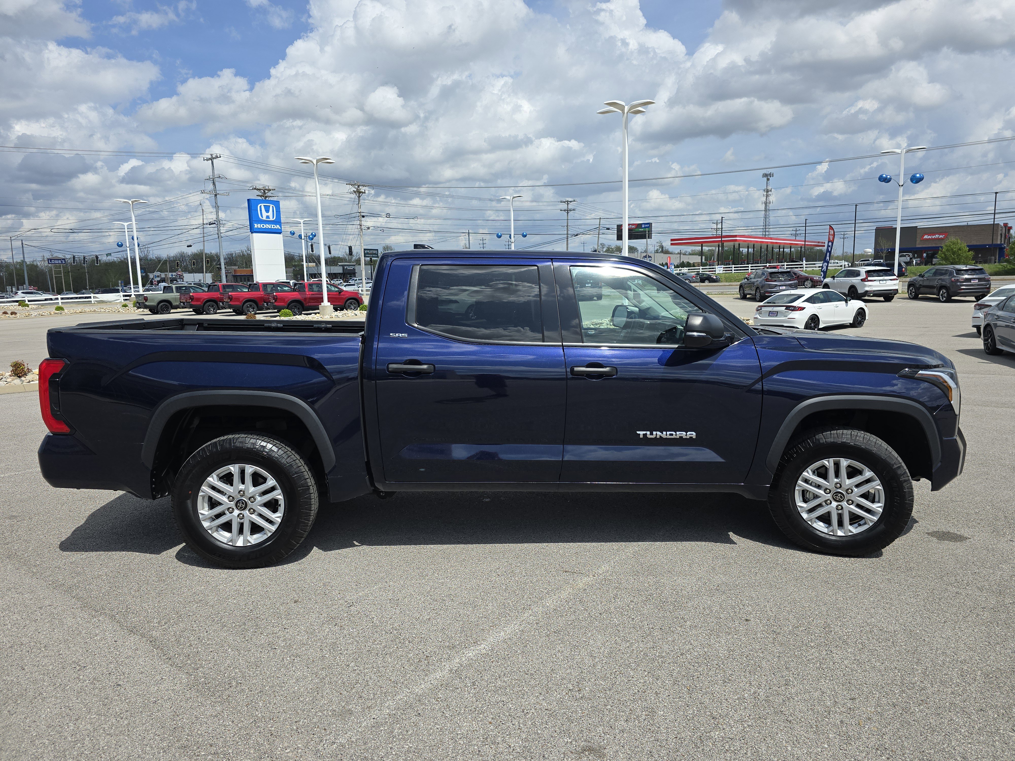 Used 2022 Toyota Tundra SR5 w/ SR5 Convenience Package image 14