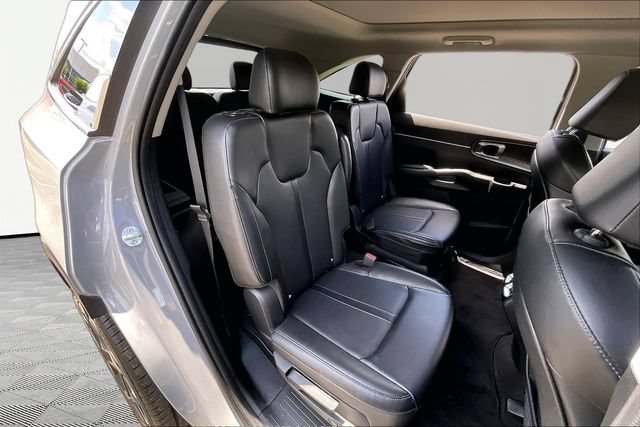 Used 2025 Kia Sorento EX w/ Panoramic Sunroof Package AWD/4WD image 17