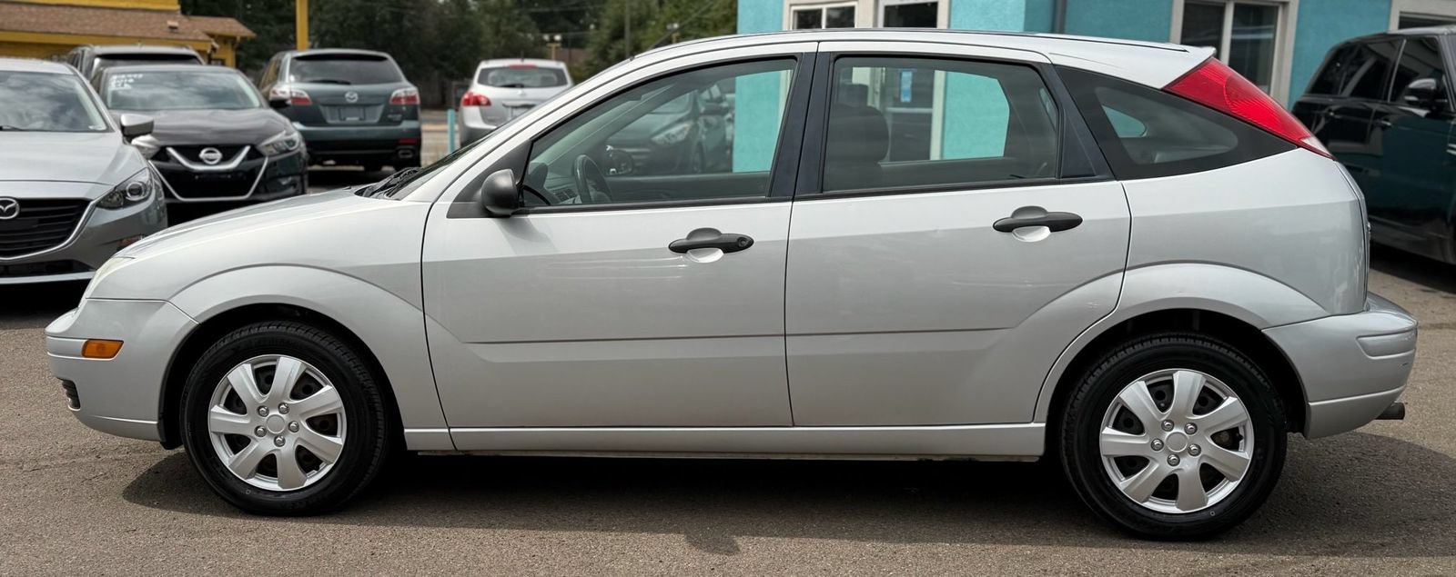 Used 2006 Ford Focus ZX5 Hatchback FWD image 6