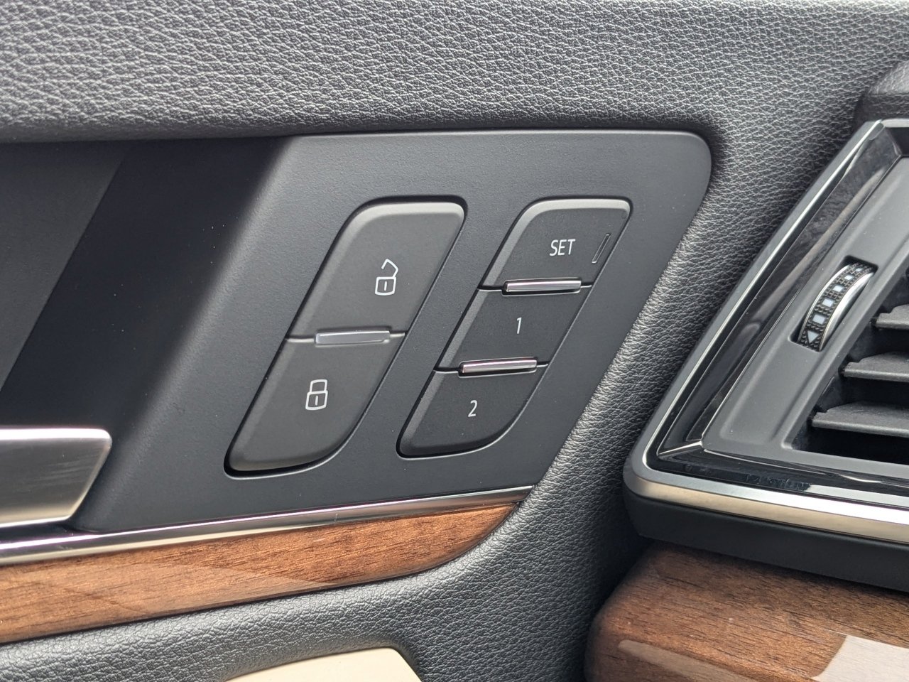 Used 2021 Audi Q5 Premium image 29