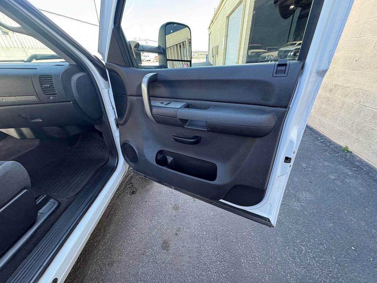 Used 2008 Chevrolet Silverado 2500 LT w/ 1LT Convenience Package AWD/4WD image 42