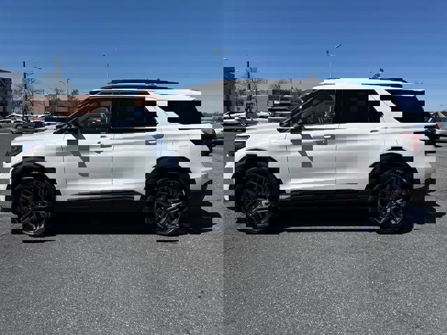 New 2026 Ford Explorer ST-Line AWD/4WD image 2