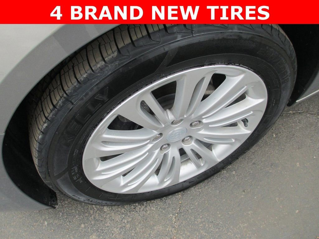 Used 2019 Buick LaCrosse Essence w/ Sights and Sounds Package image 3