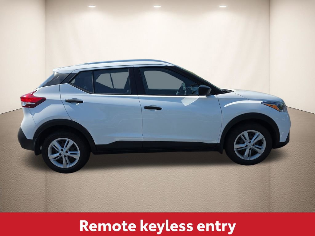 Used 2018 Nissan Kicks S FWD image 4