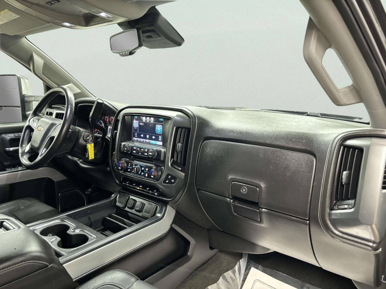Used 2015 Chevrolet Silverado 2500 LTZ w/ Driver Alert Package AWD/4WD image 21