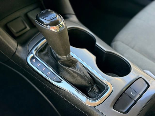 Used 2017 Chevrolet Cruze LT w/ Convenience Package FWD image 16